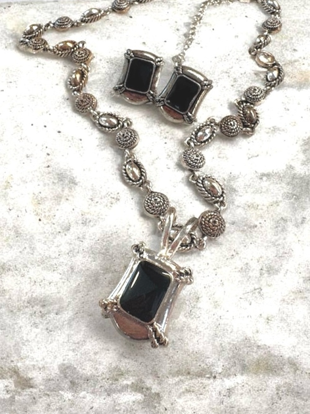 Vintage Avon Black Statement Necklace & Earrings Set Removable Pendant NIB